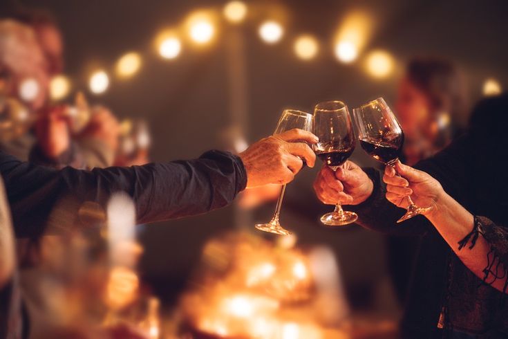 Vinos perfectos para una cena con amigos